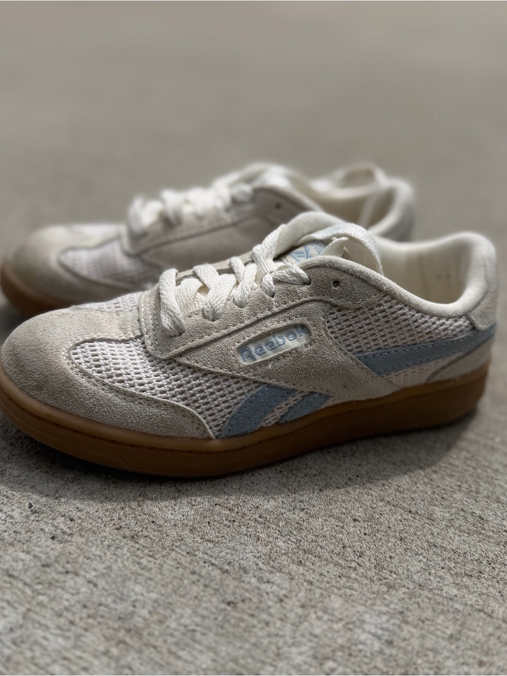 Reebok Kids Low-Top Sneakers in White and Light Blue with Gum Sole